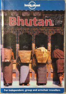 B0117 – Bhutan en rejsehåndbog med vejkort
