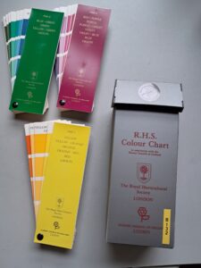 B0132 – The Royal Horticultural Society Colour Chart